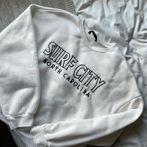 Graphic Crewneck ( surf city )